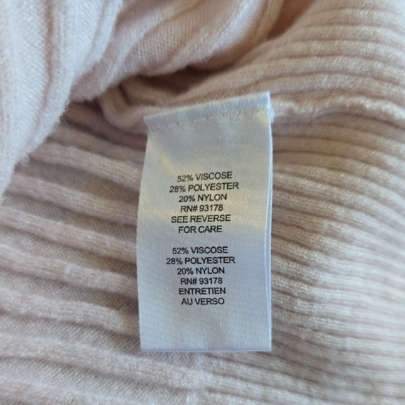 T Tahari Soft Pink Lightweight Ribbed Sweater - Women's Size M - Picture 8 of 9